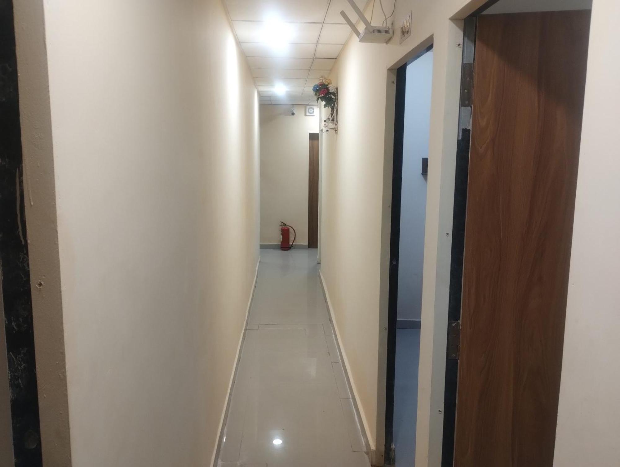 Hotel Metro Althan Surat Exterior photo